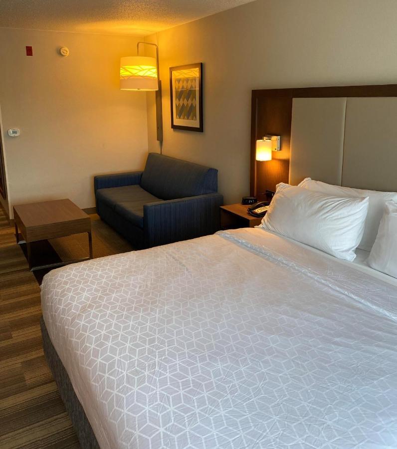Holiday Inn Express & Suites Columbia-I-26 @ Harbison Blvd By Ihg Exterior foto