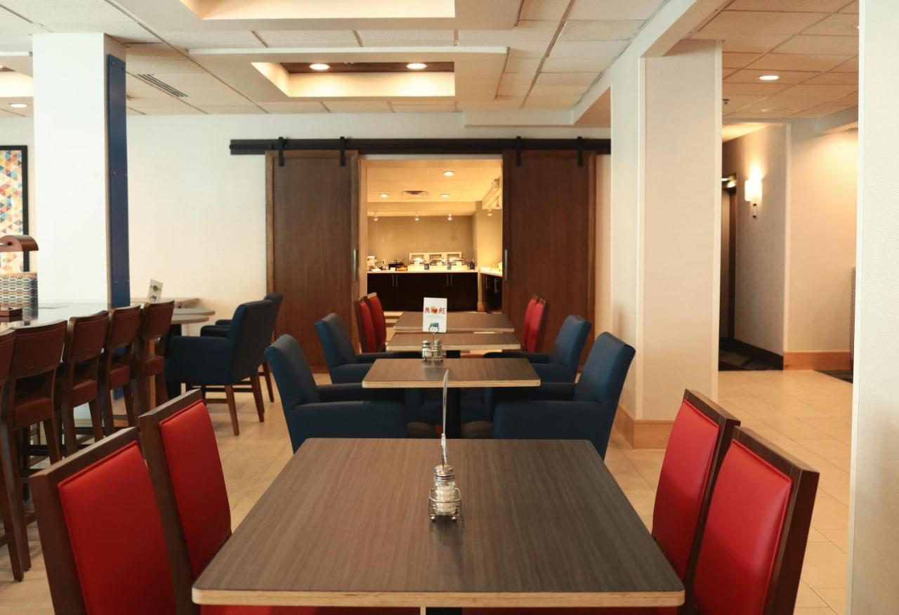 Holiday Inn Express & Suites Columbia-I-26 @ Harbison Blvd By Ihg Exterior foto