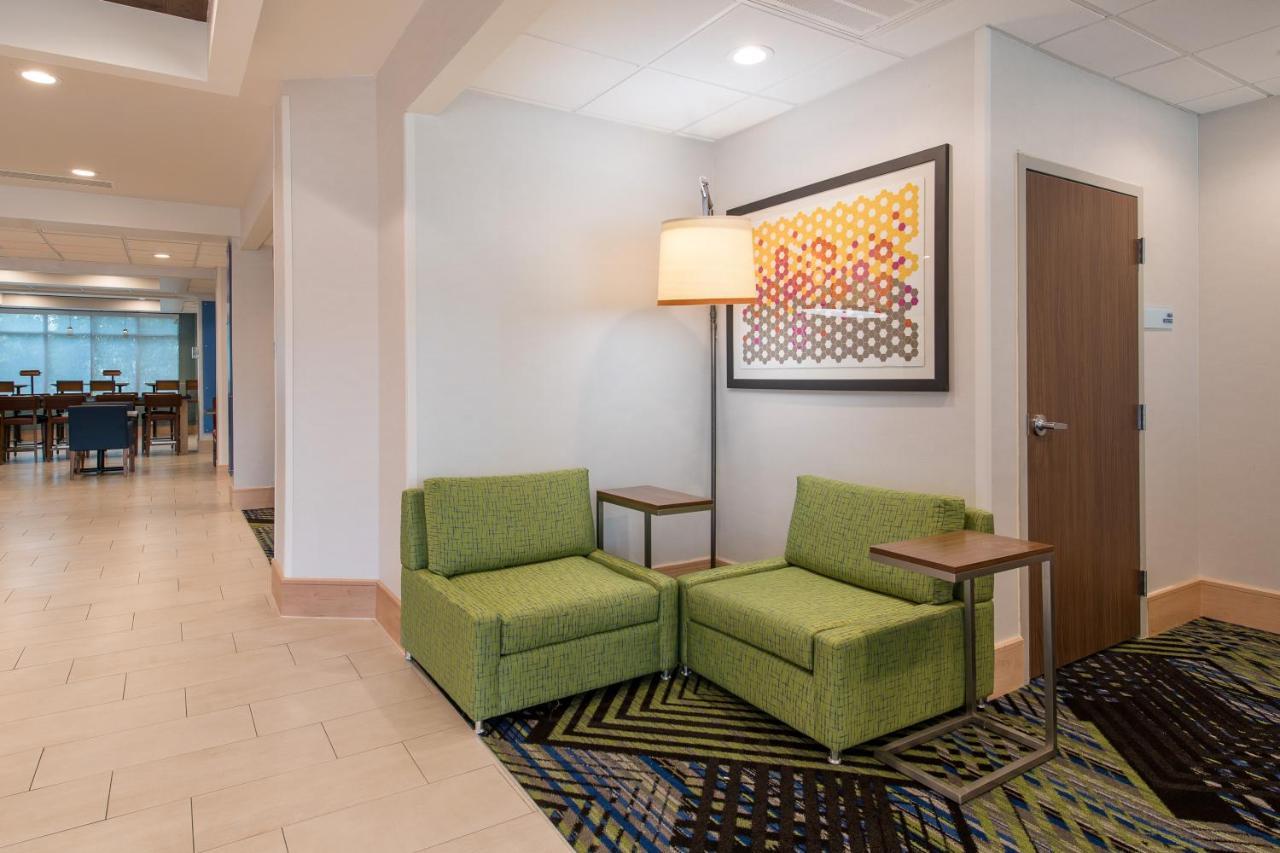 Holiday Inn Express & Suites Columbia-I-26 @ Harbison Blvd By Ihg Exterior foto