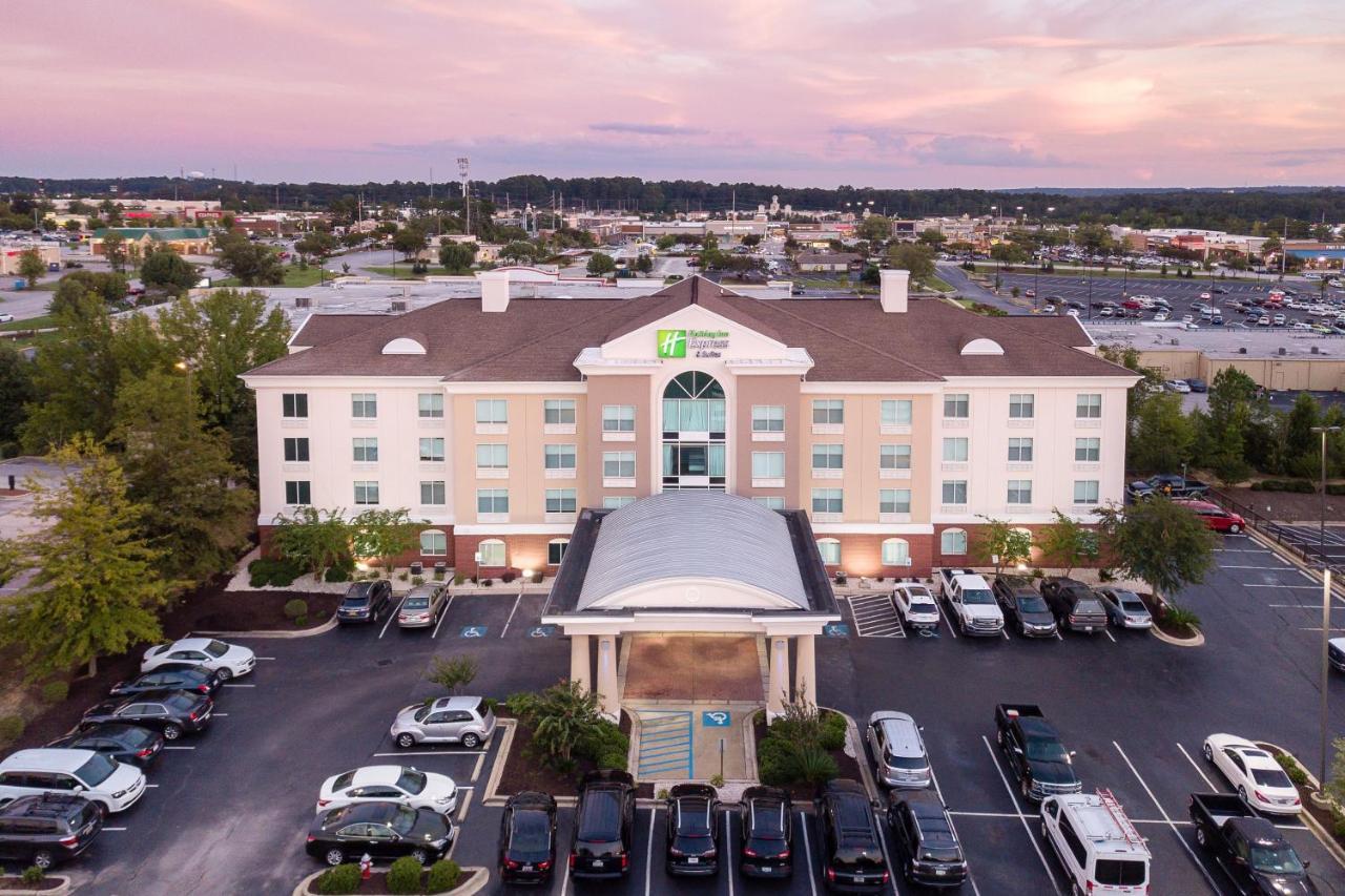 Holiday Inn Express & Suites Columbia-I-26 @ Harbison Blvd By Ihg Exterior foto